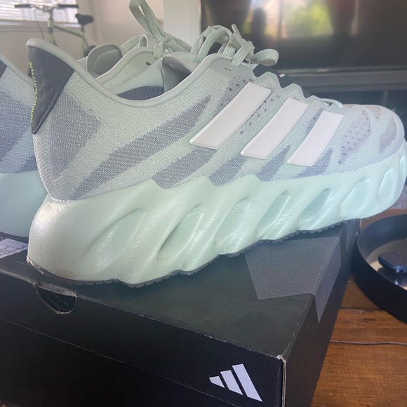 Adidas SWITCH FWD 'Linen Green - Picture 5 of 9